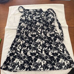 Lands End Women’s 1 Piece Bathing Suit With Skirt Black & White Flowers  16 Long